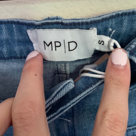 NWT MinkPink Escape Sailor high waisted shorts - Picture 4 of 6